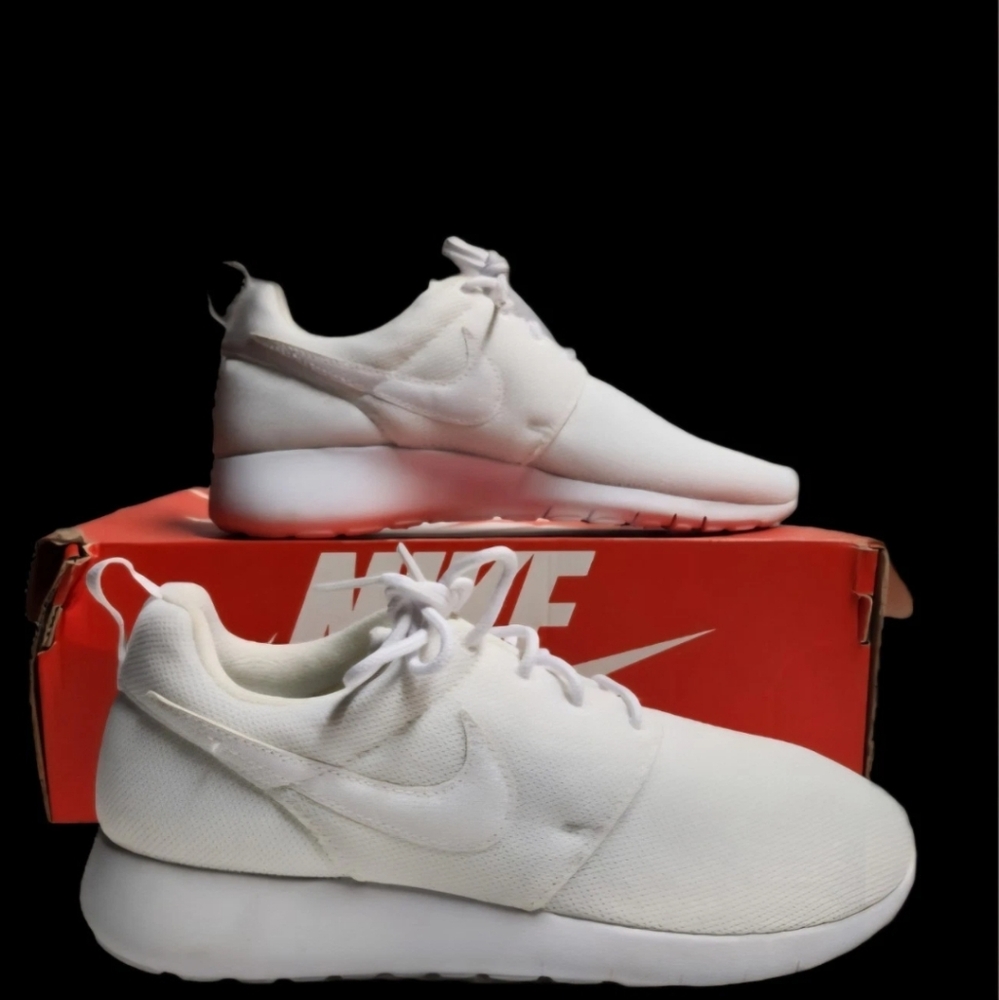 Nike Girls Roshe One (GS) White/White-Wolf Grey Athletic Shoes Sneakers Size 6.5 - Picture 4 of 14